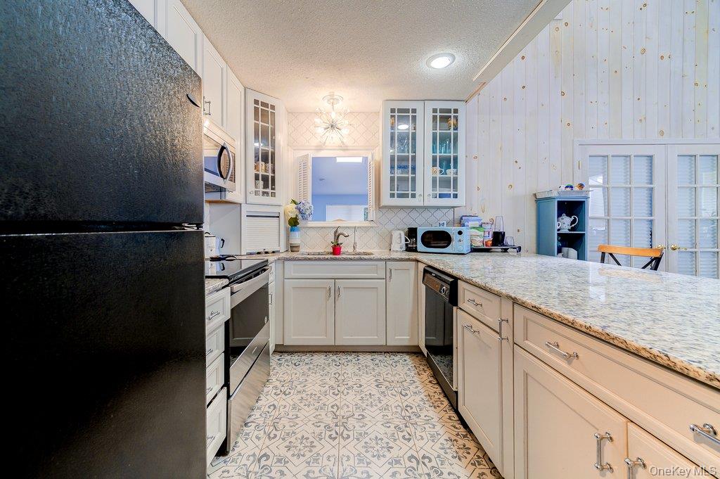 6 Racine Court Property Photo 10