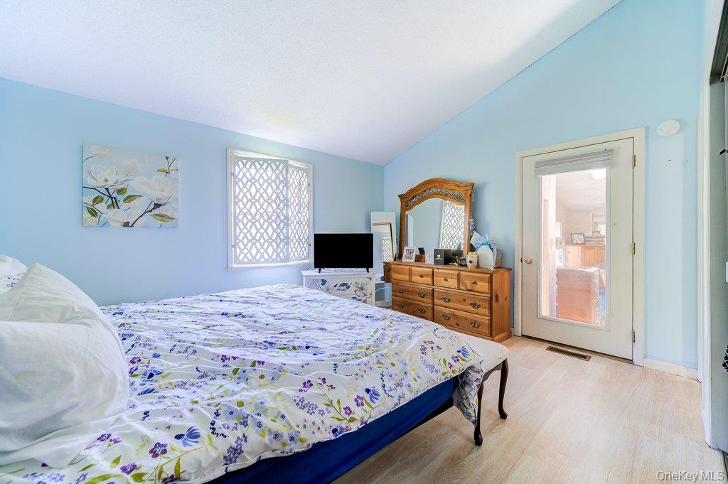 6 Racine Court Property Photo 13