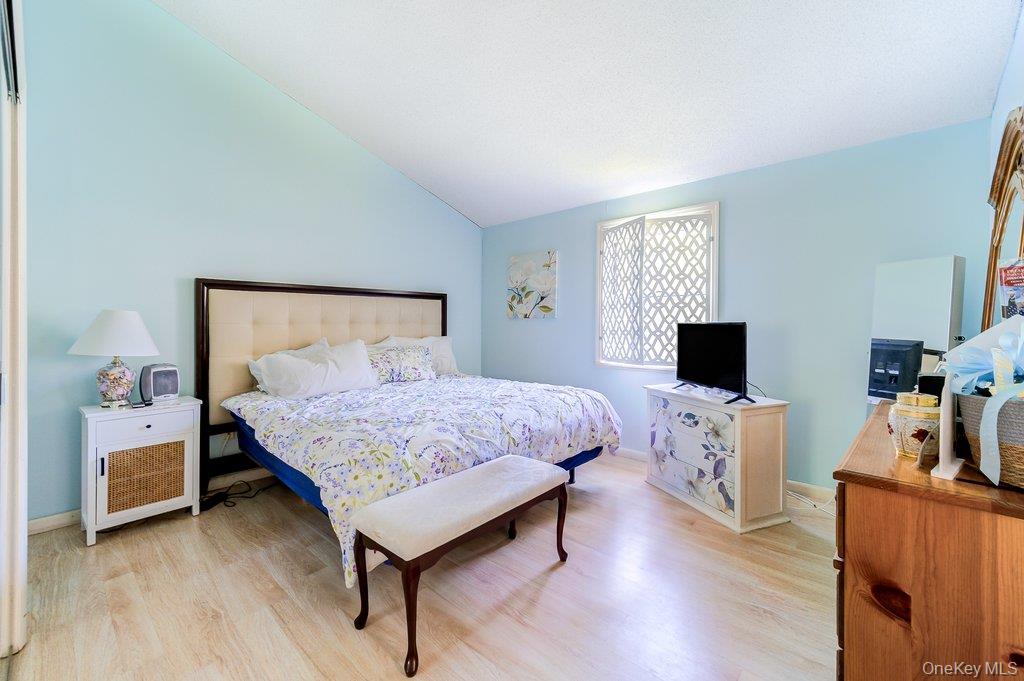 6 Racine Court Property Photo 14