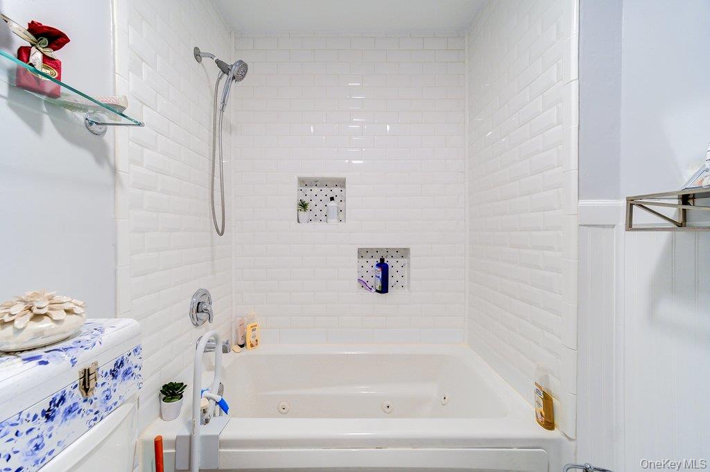 6 Racine Court Property Photo 17