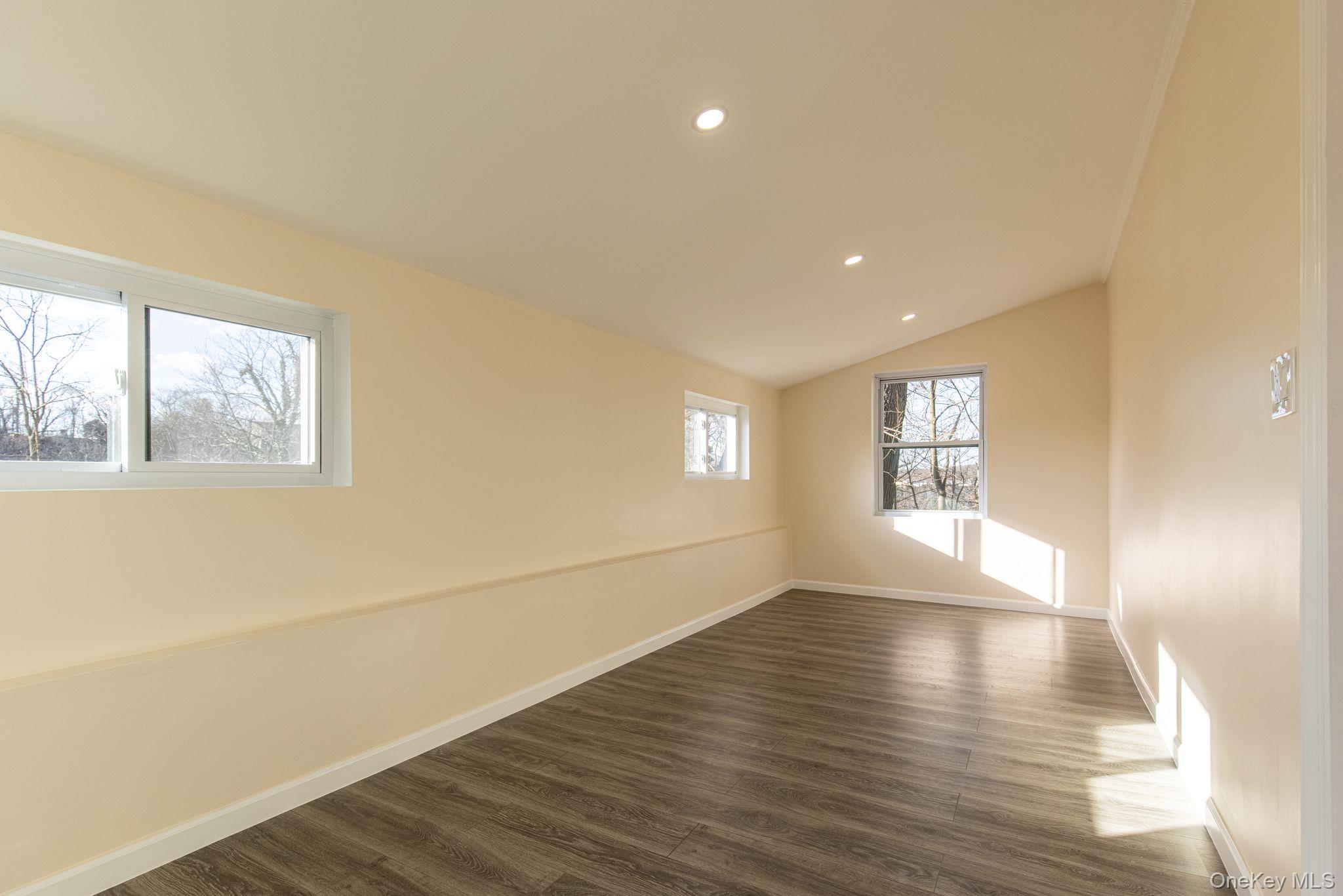 13 Knoll Place Property Photo 10