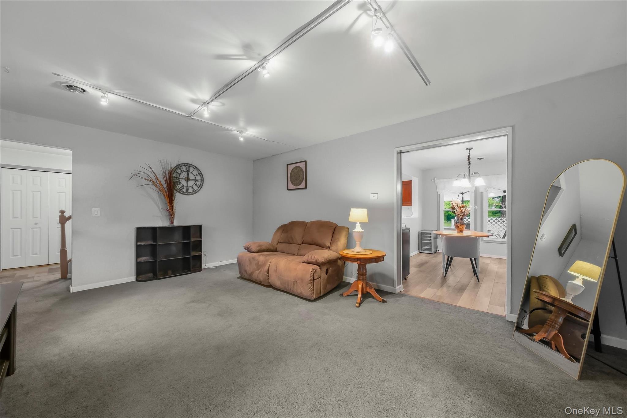 2 Summerset Drive Property Photo 12