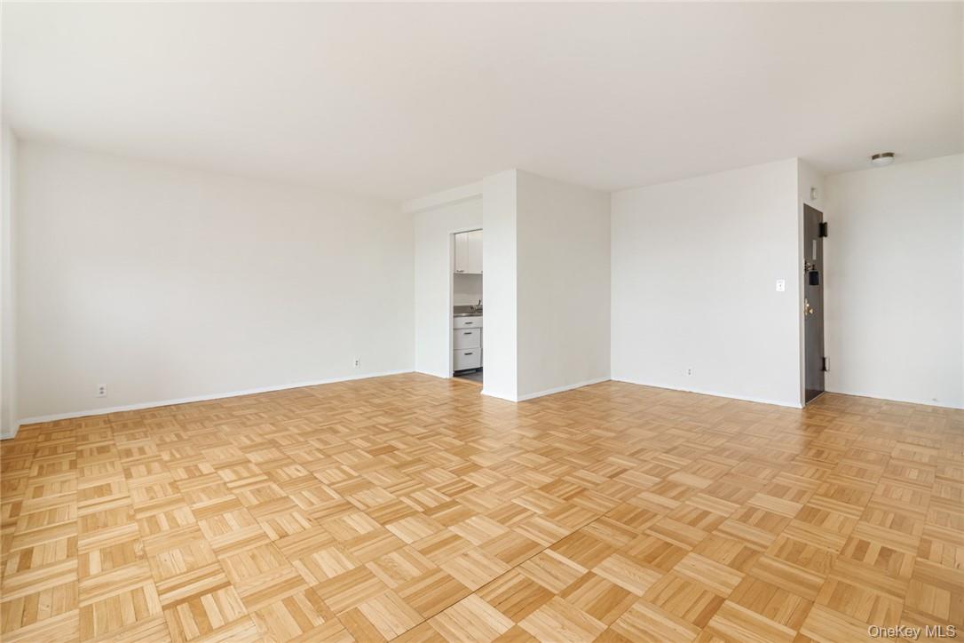 1 Fordham Hill Oval 16h Property Photo 7
