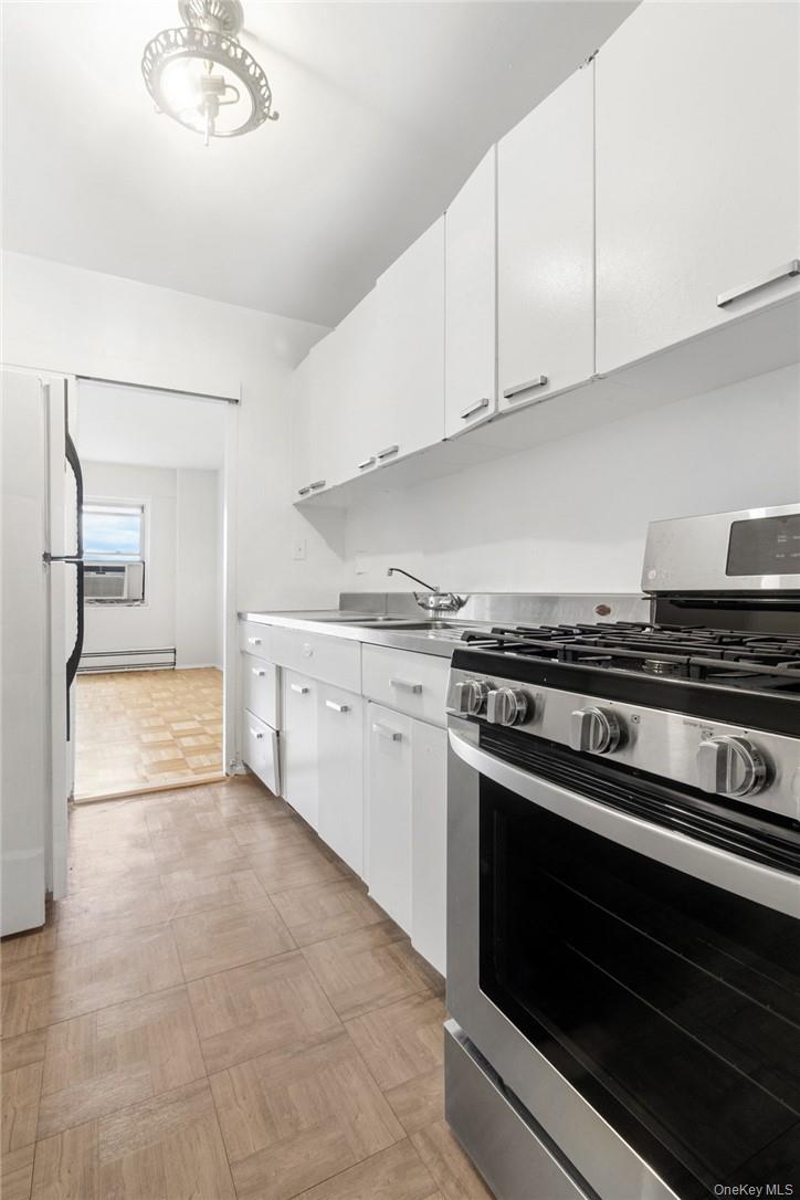 1 Fordham Hill Oval 16h Property Photo 9