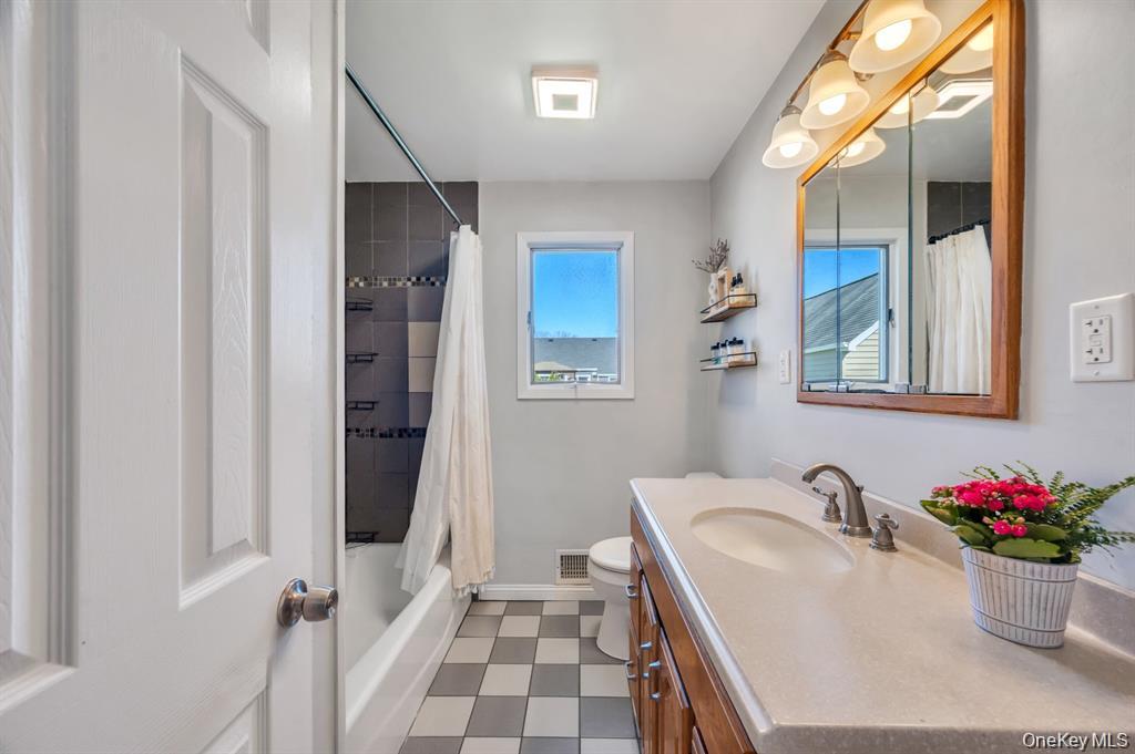 28 Saint Joseph Avenue Property Photo 18