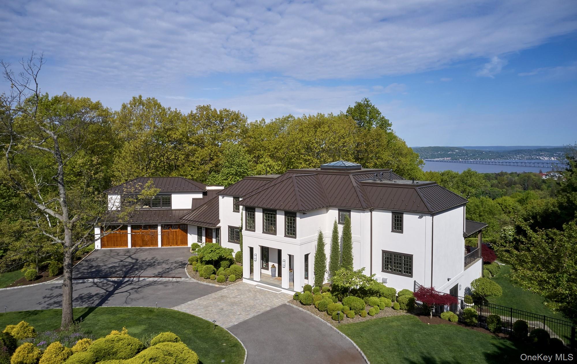 4 Riverview Court Property Photo 1