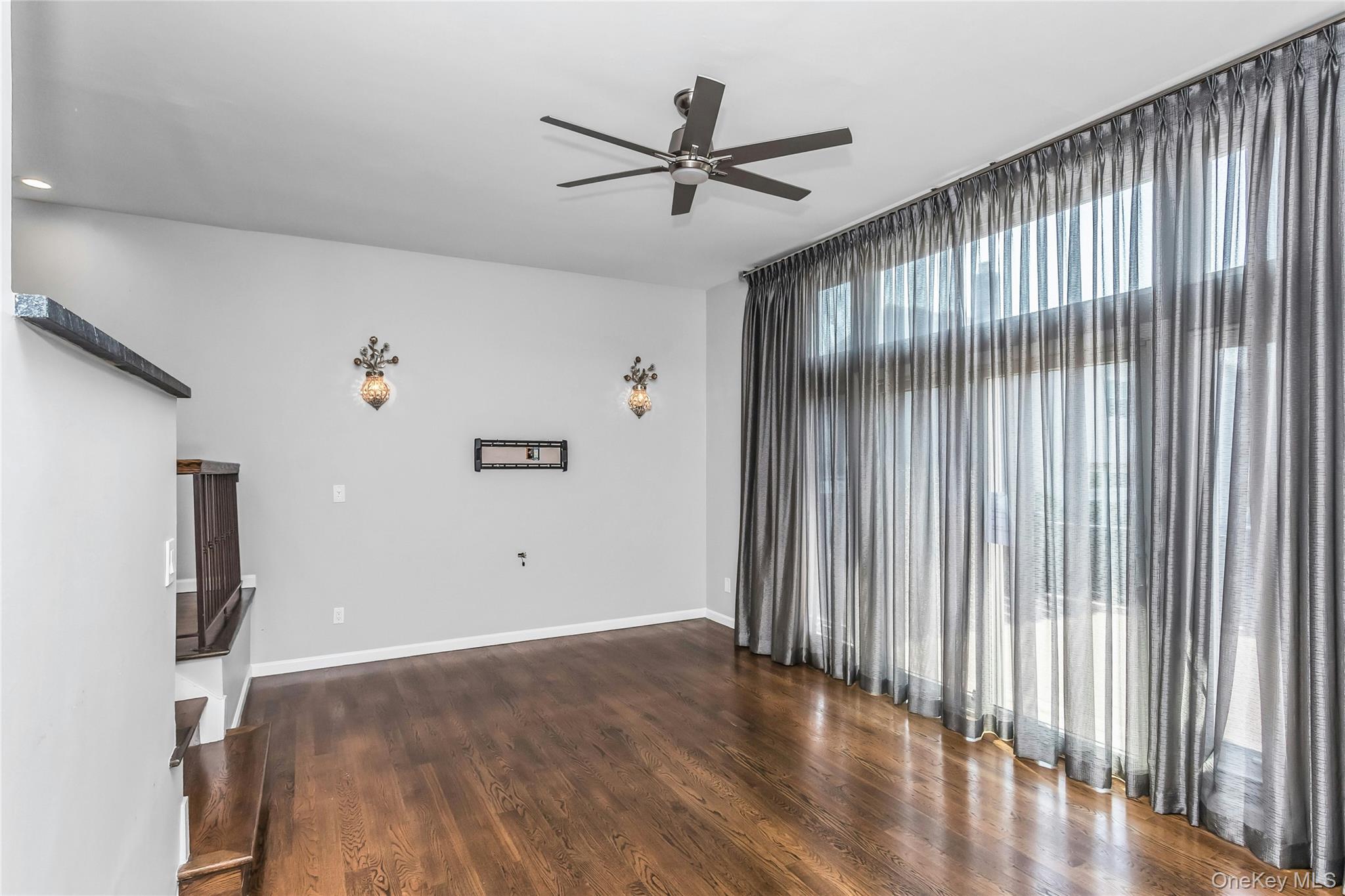 104 W Woodlake Drive Property Photo 7