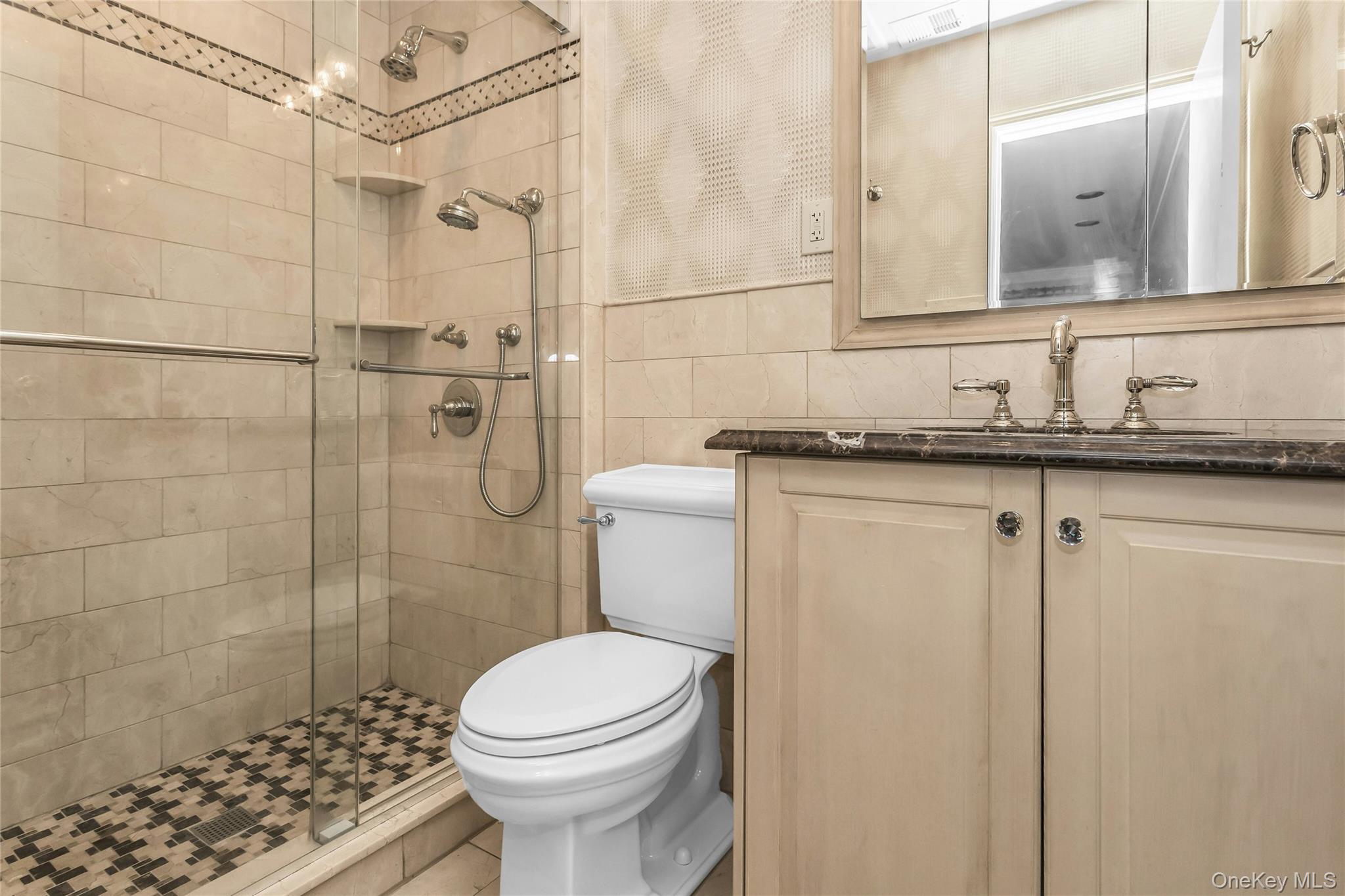 104 W Woodlake Drive Property Photo 18
