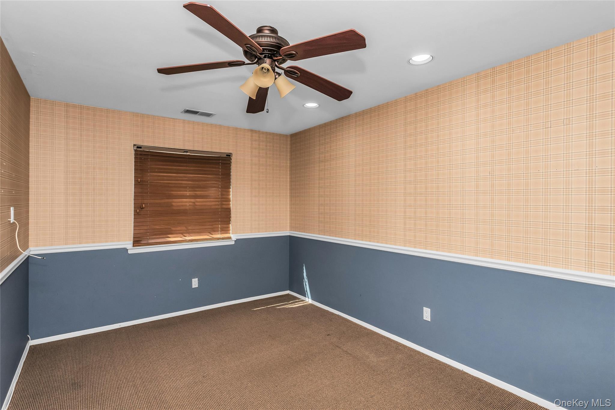 104 W Woodlake Drive Property Photo 19