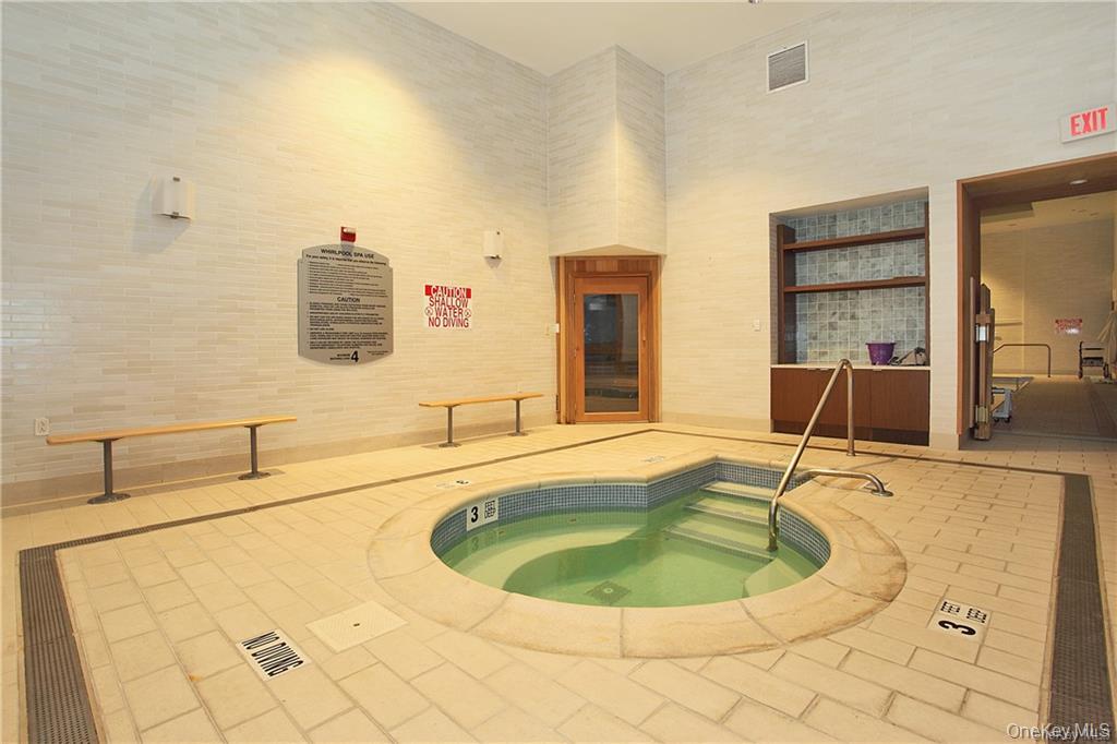 25 City Place 4b Property Photo 32