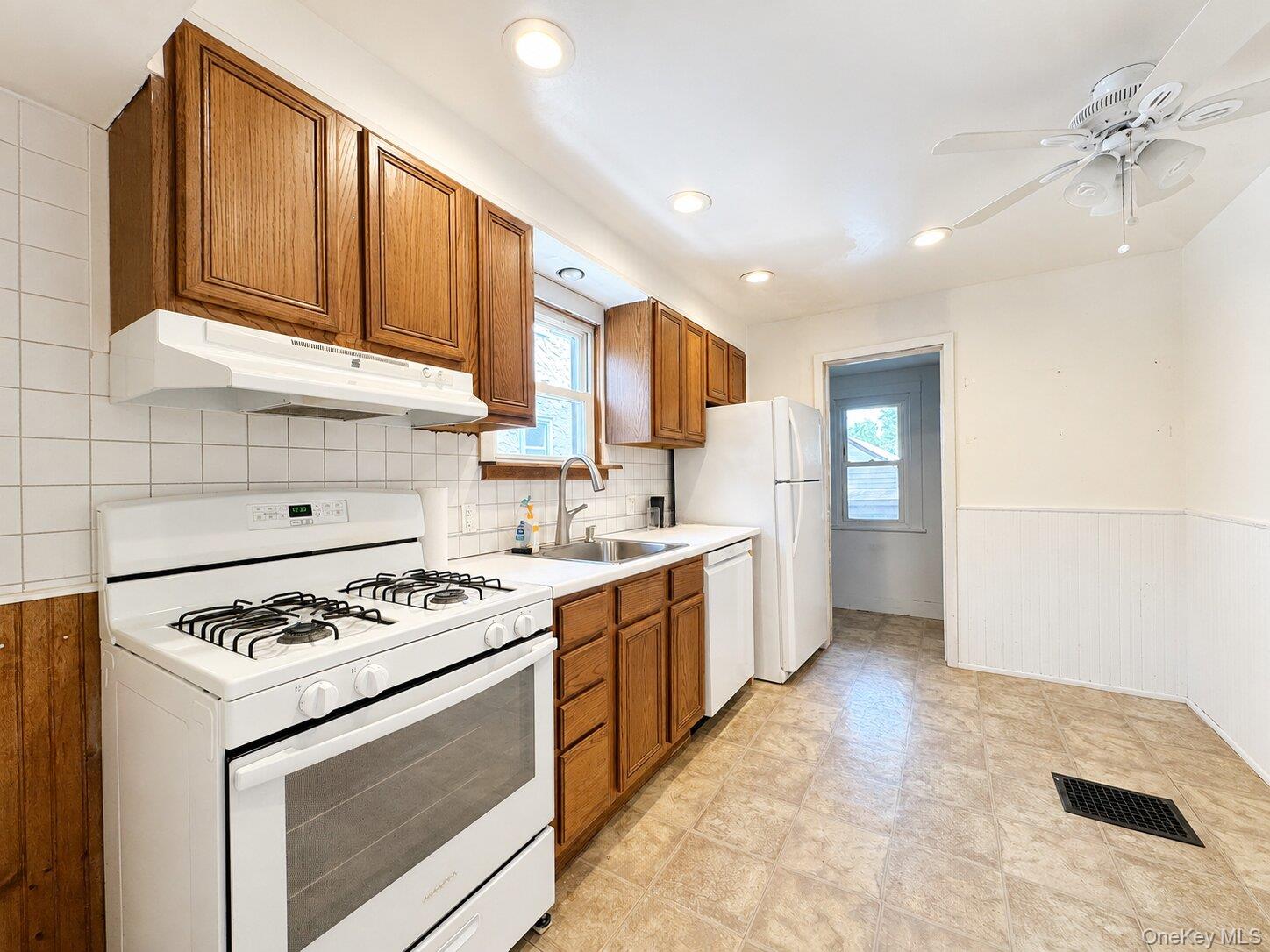 113 Rhodes Street Property Photo 7