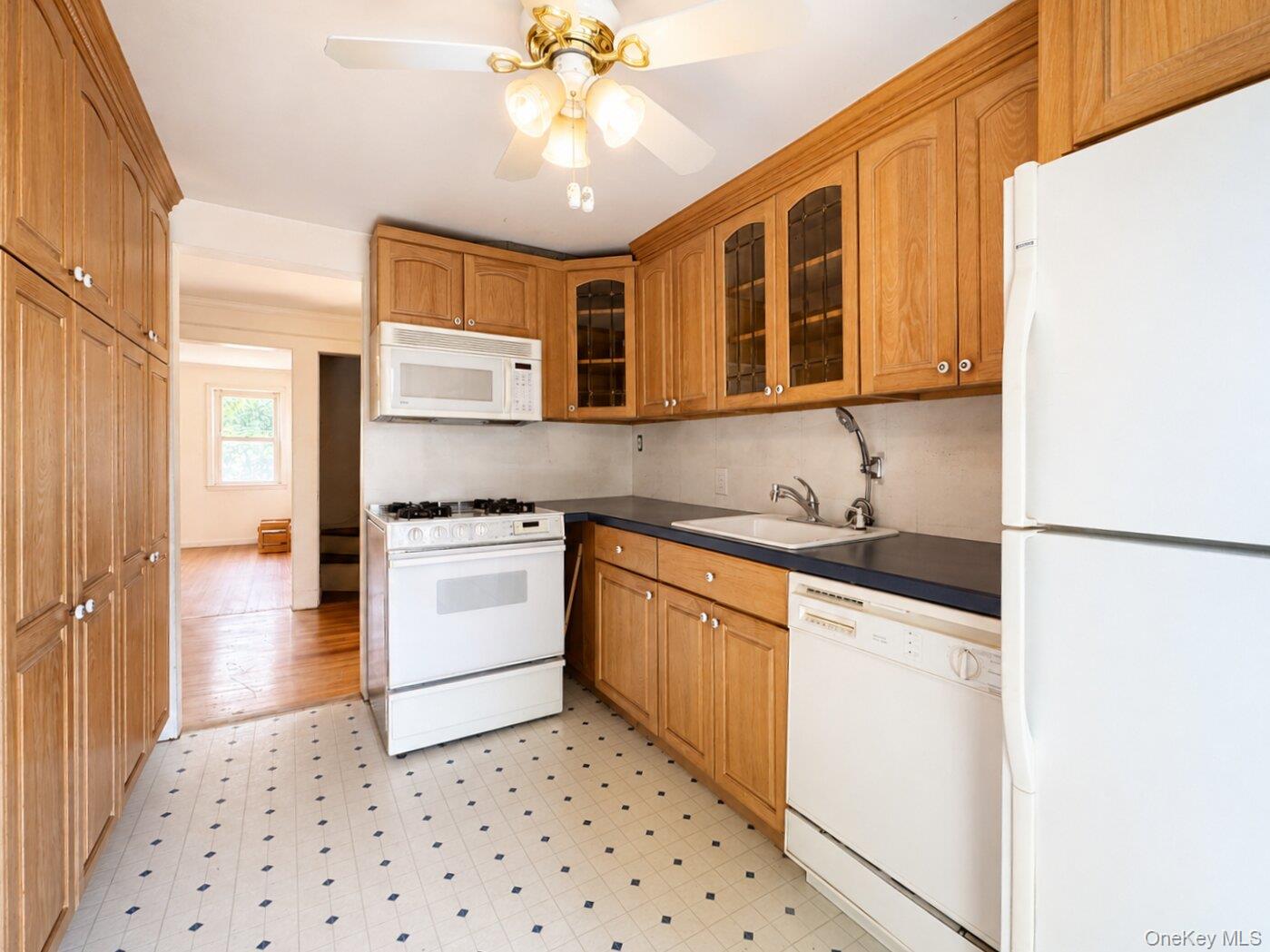 113 Rhodes Street Property Photo 12