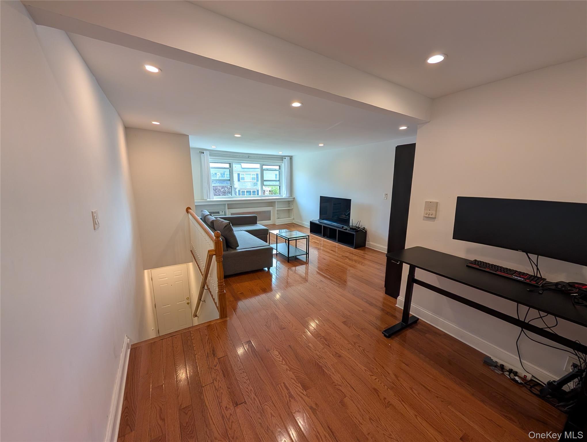 15048 Jewel Avenue 70b Property Photo 2