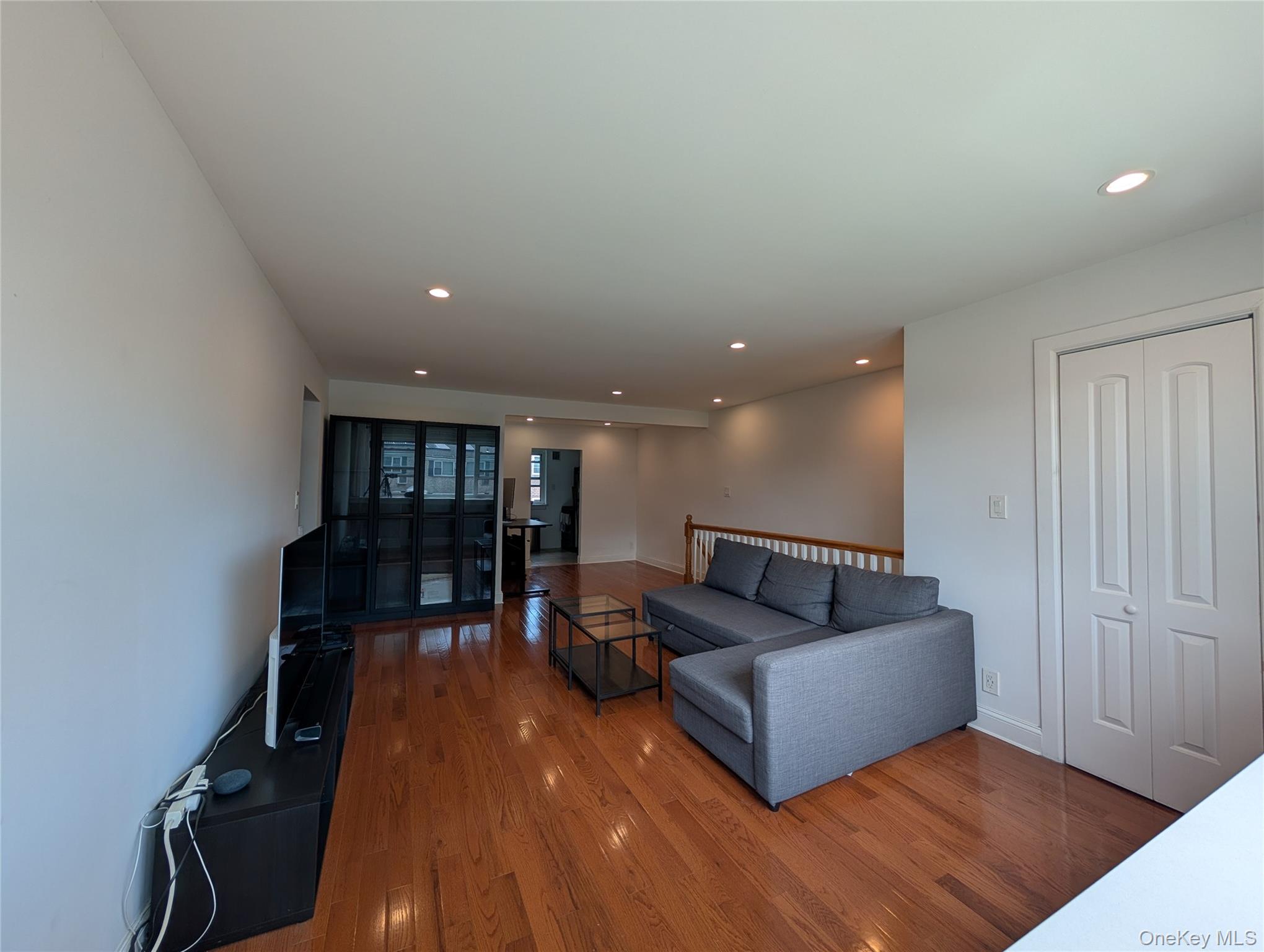 15048 Jewel Avenue 70b Property Photo 4