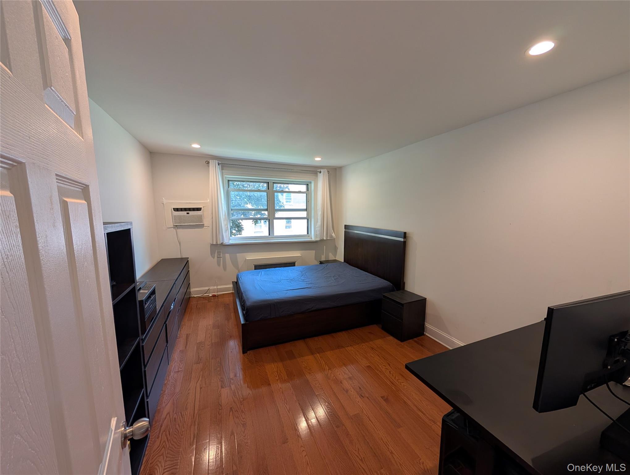 15048 Jewel Avenue 70b Property Photo 7