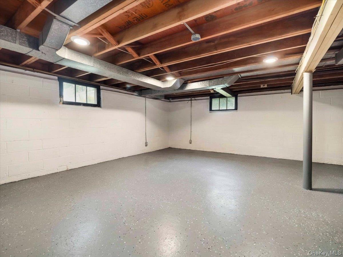 44 Oriole Street Property Photo 39