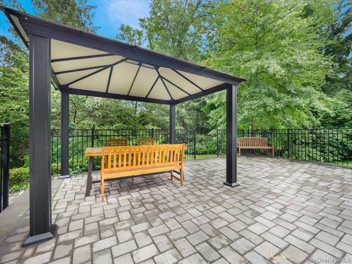 44 Oriole Street Property Photo 44
