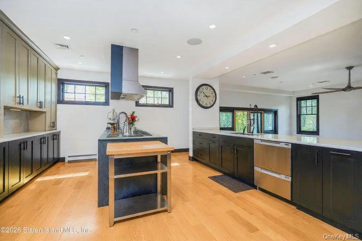 100 Hull Ave Property Photo 13
