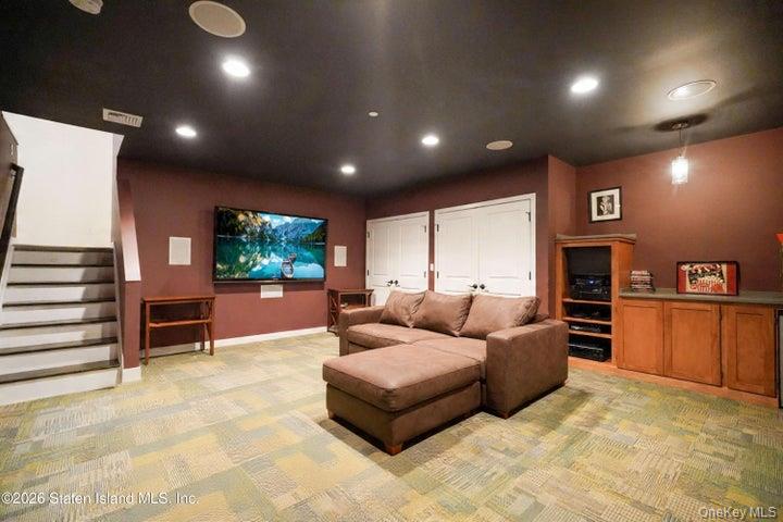 100 Hull Ave Property Photo 16