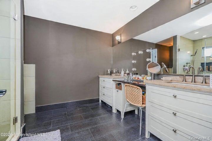 100 Hull Ave Property Photo 23
