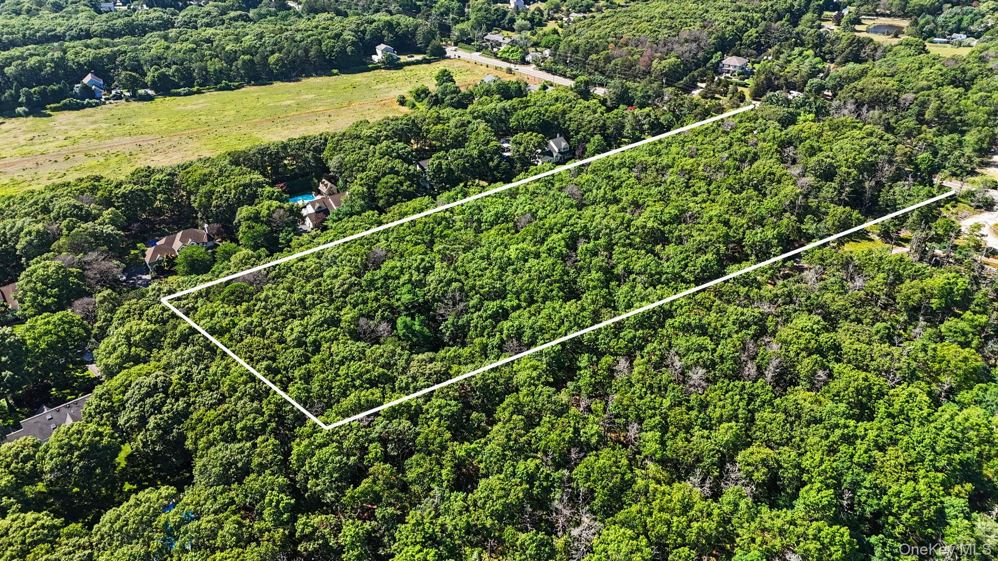 131 Old Country Road Property Photo 4