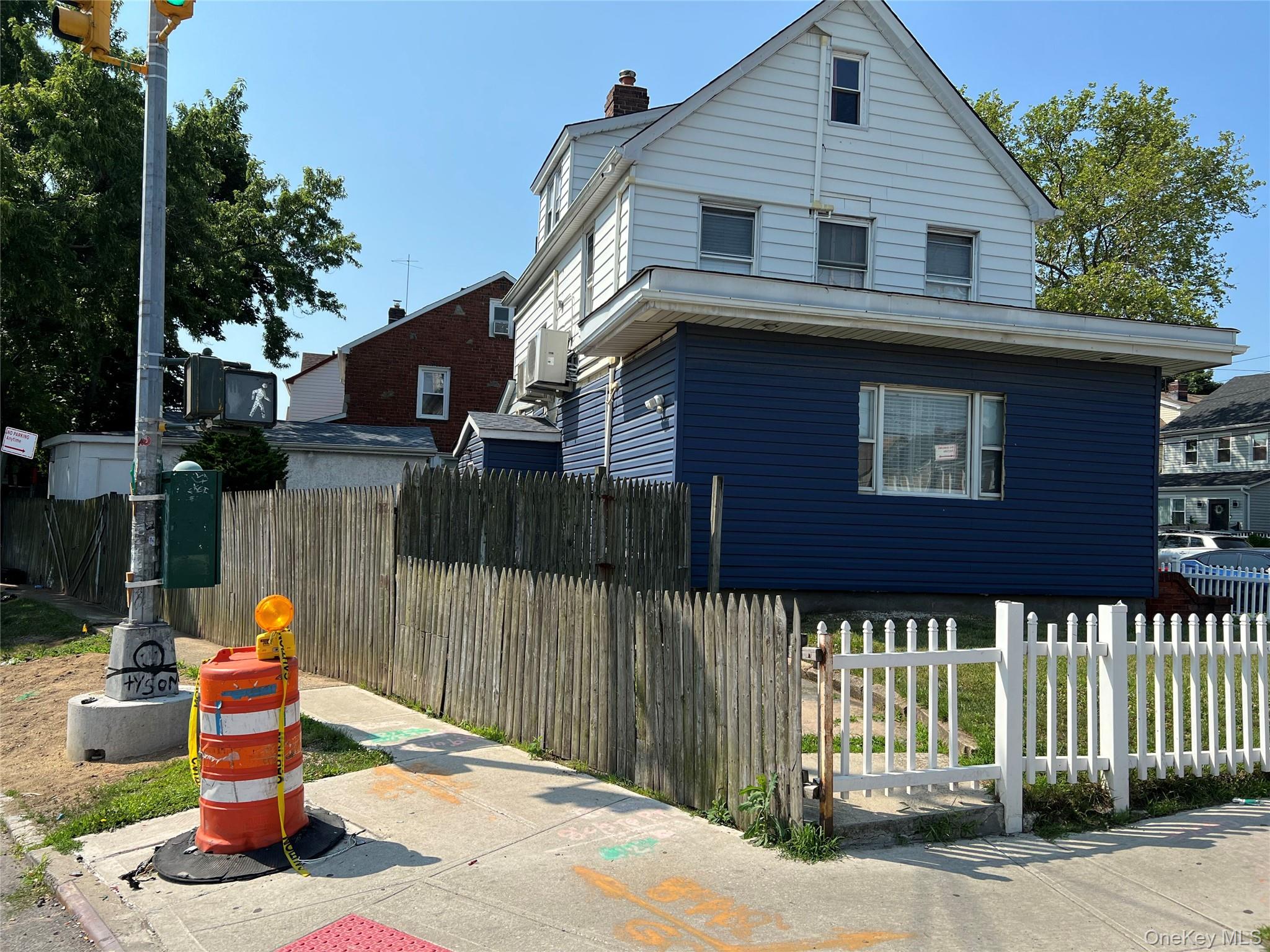 114-01 211 211 Street Property Photo 3