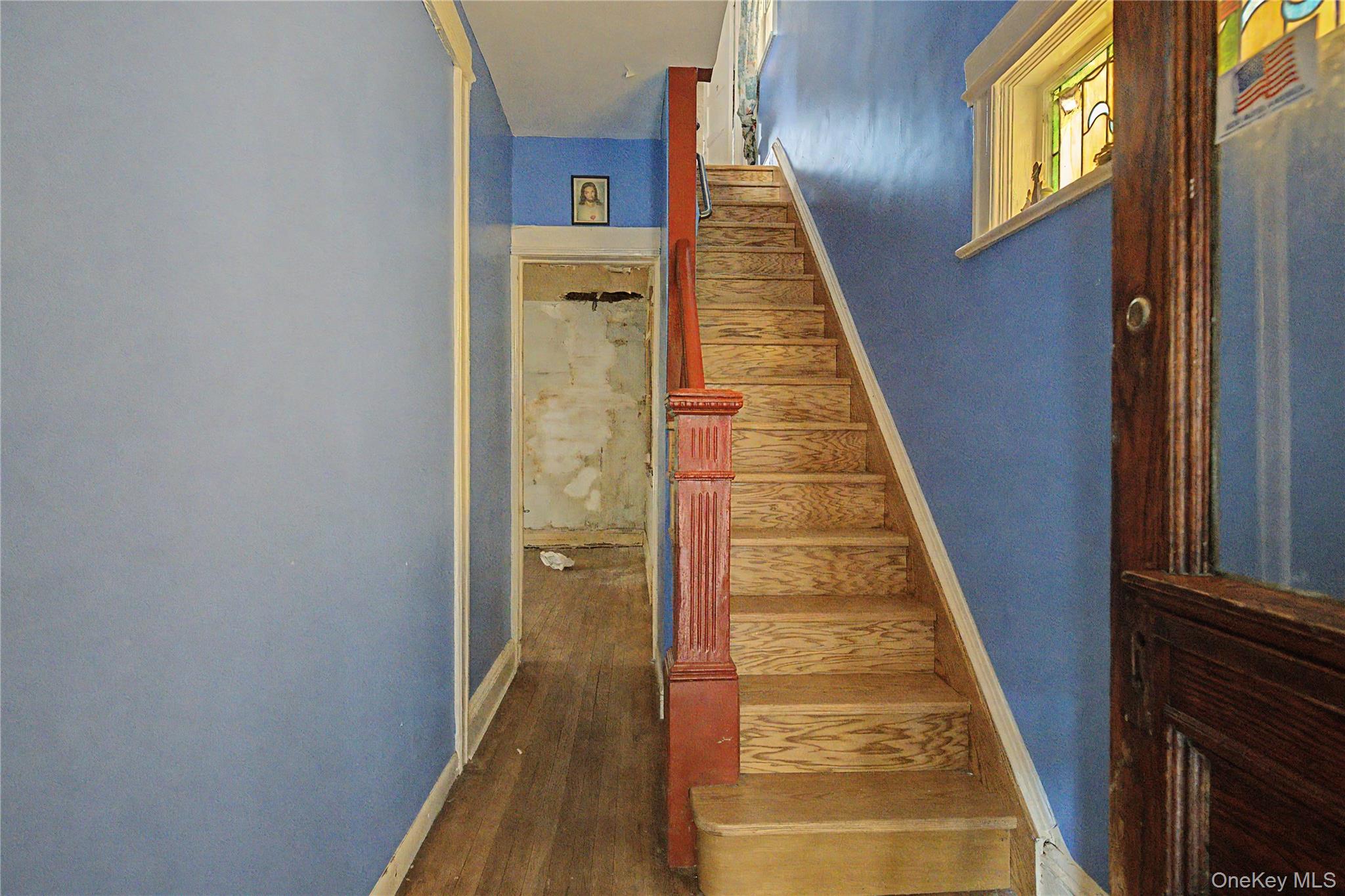 342 E 5th Street Property Photo 8