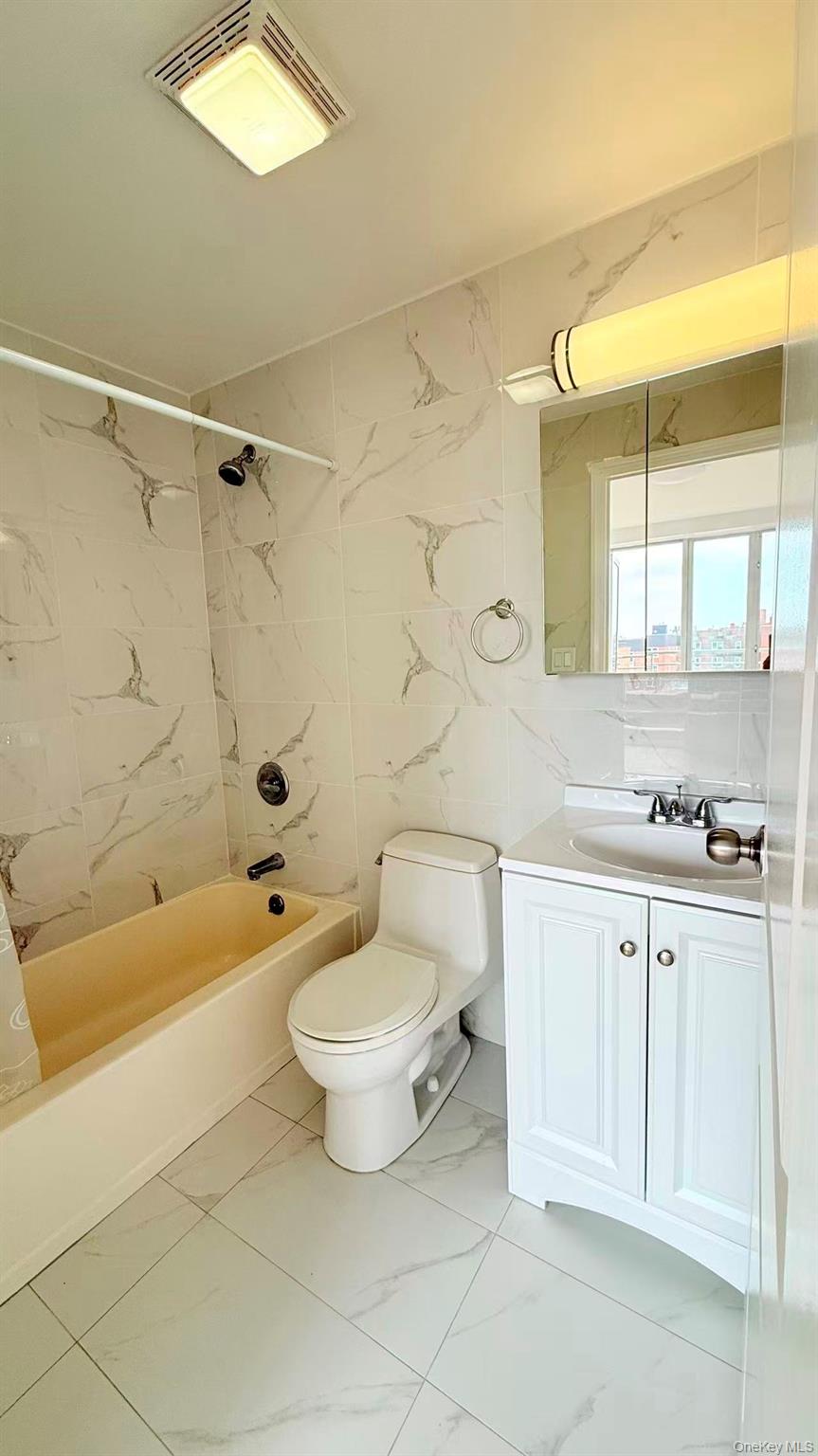 38-34 Parsons Boulevard Ph-d Property Photo 8
