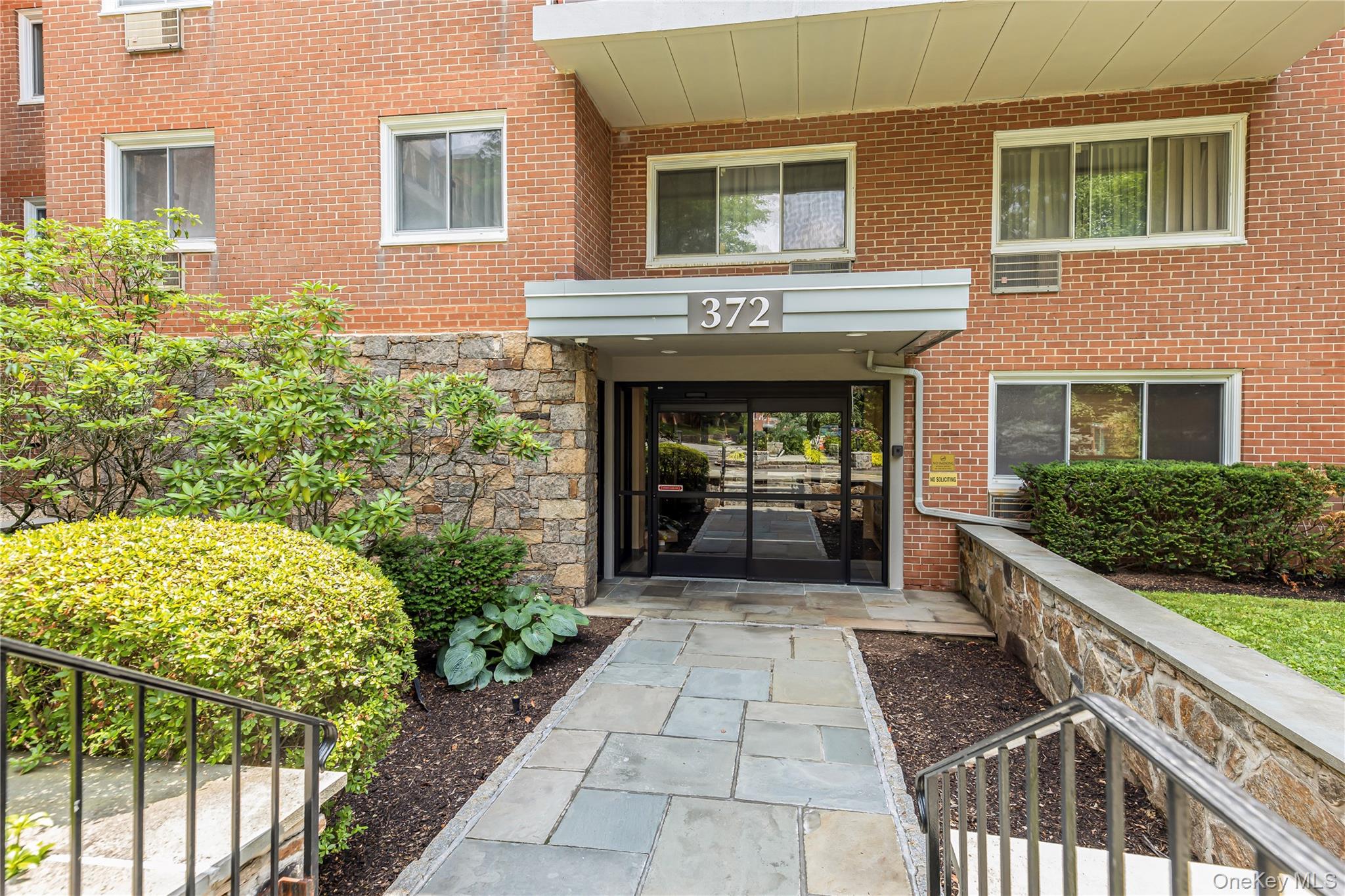 372 Central Park Avenue 2a Property Photo 2