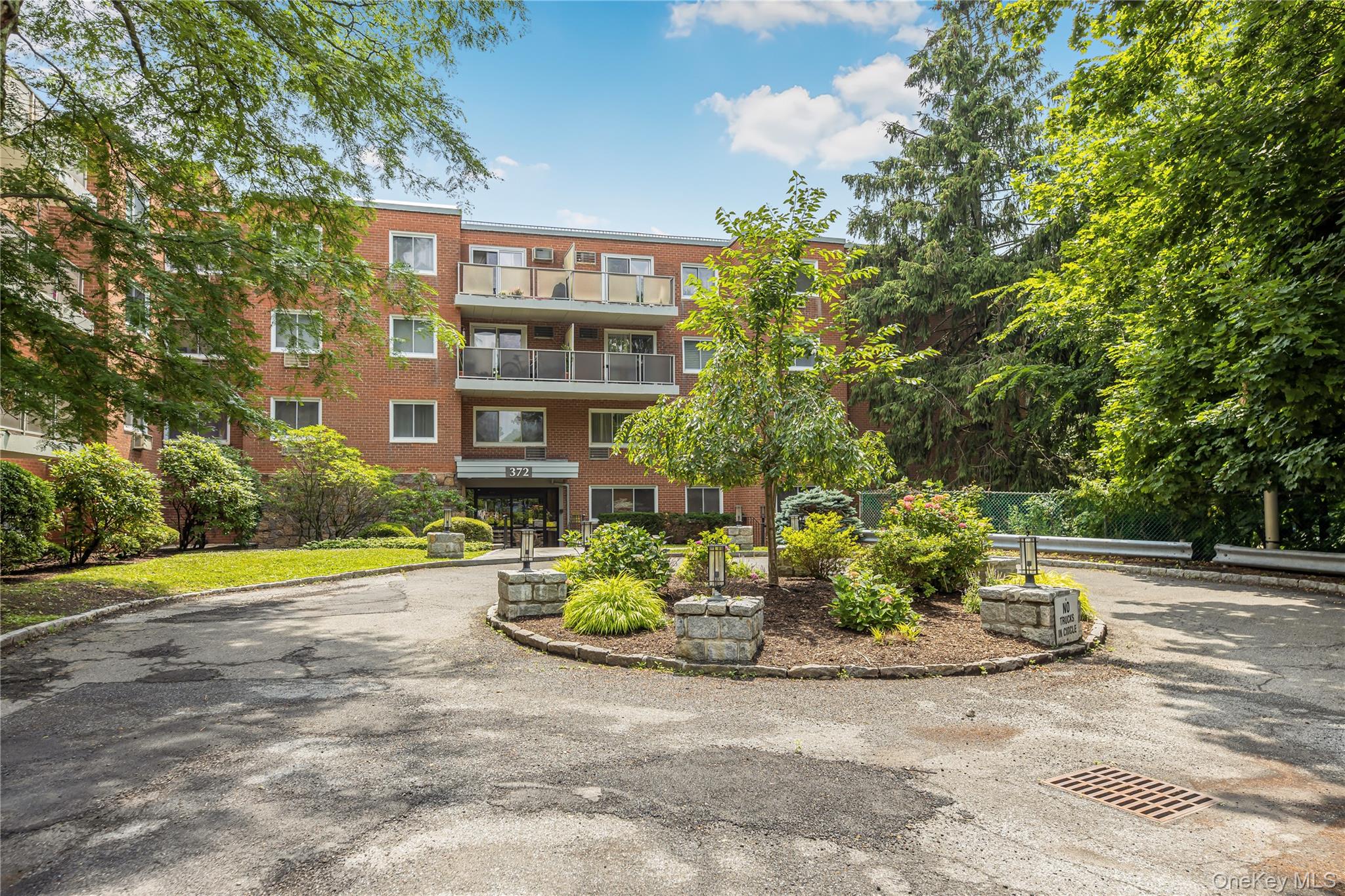 372 Central Park Avenue 2a Property Photo 3