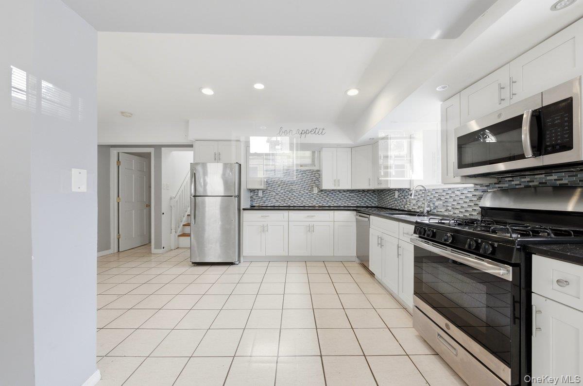 21 Crescent Place Property Photo 24
