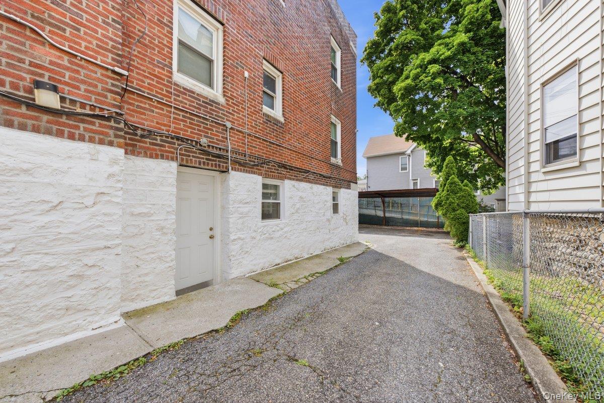 21 Crescent Place Property Photo 38