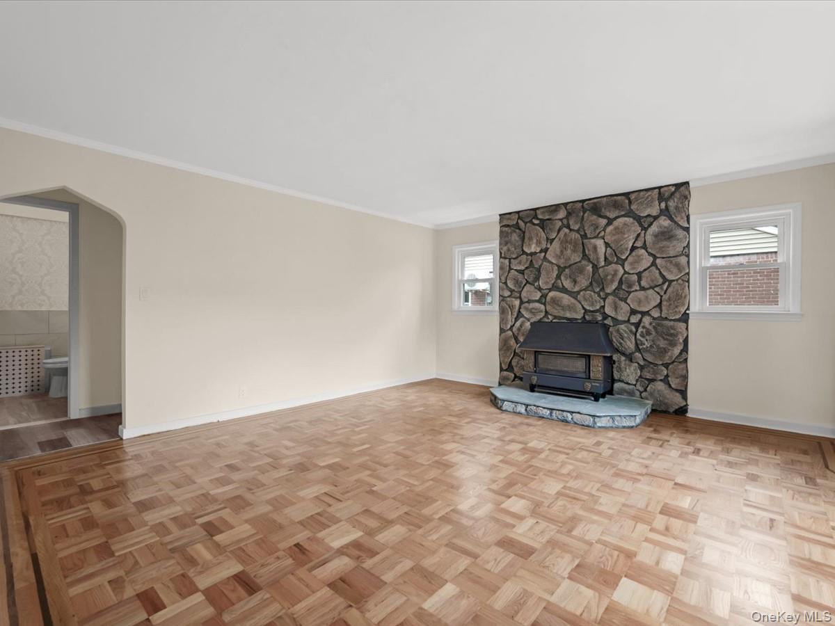 198 Canterbury Property Photo 6