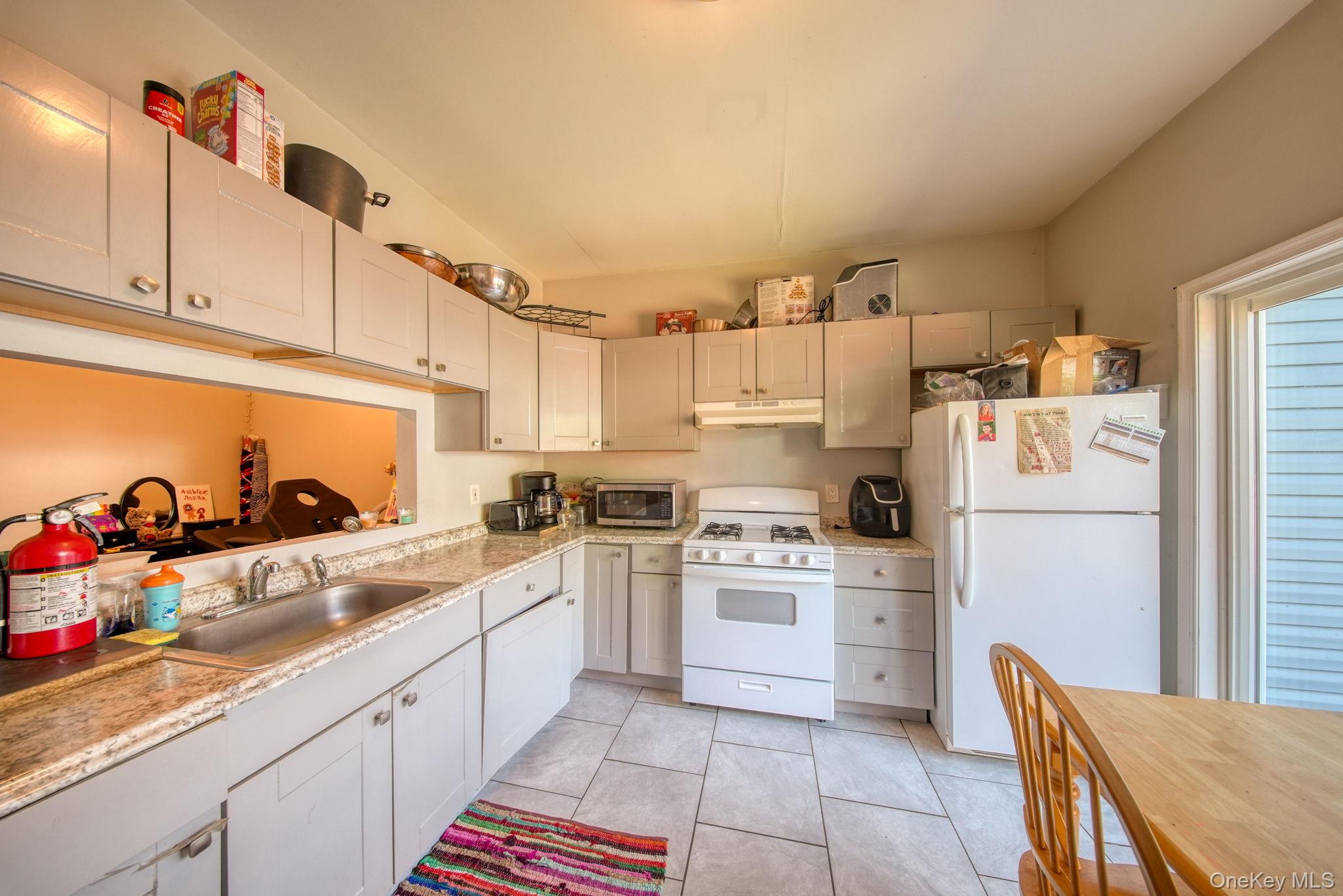 100 1/2 Kingston Avenue Property Photo 19