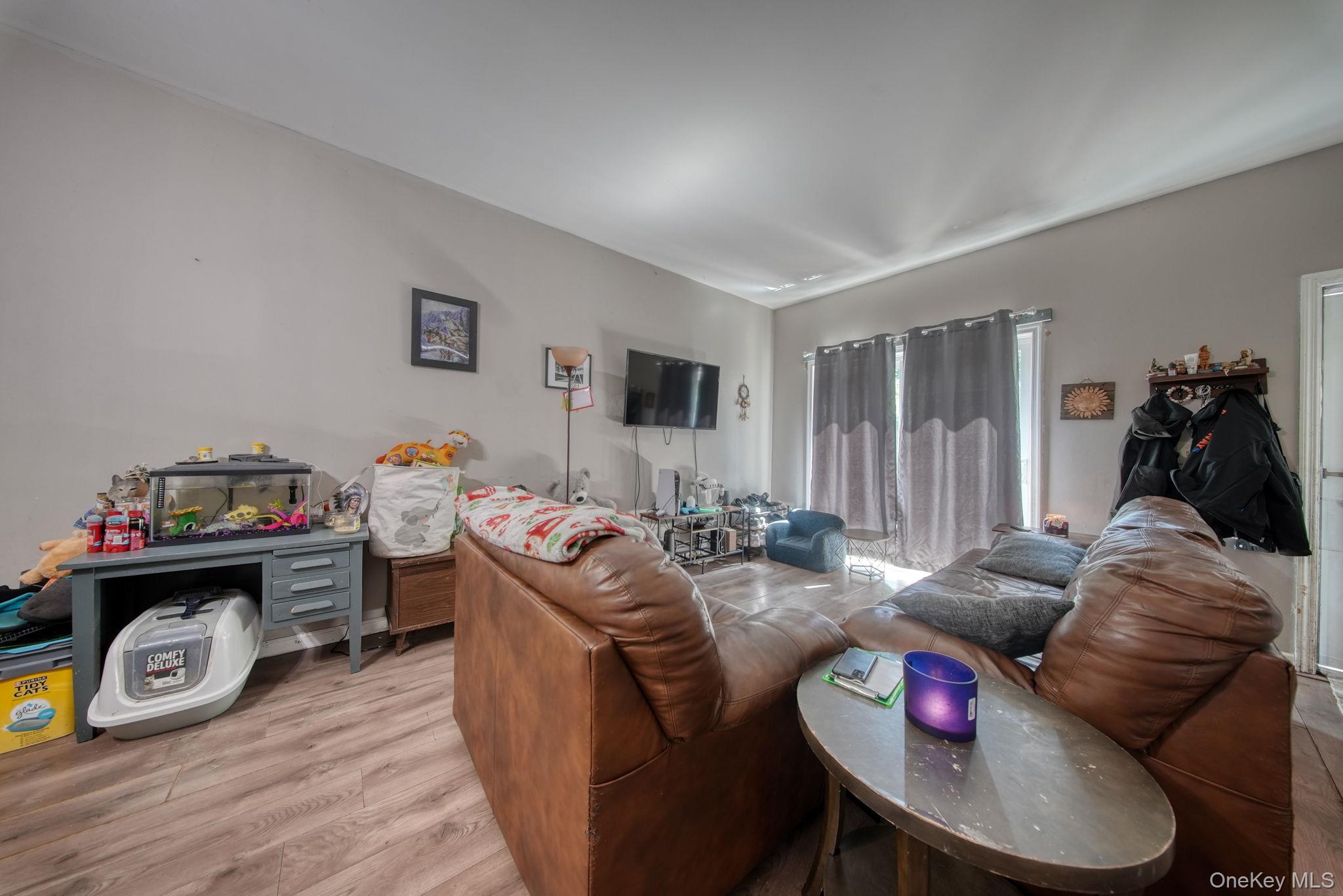 100 1/2 Kingston Avenue Property Photo 25