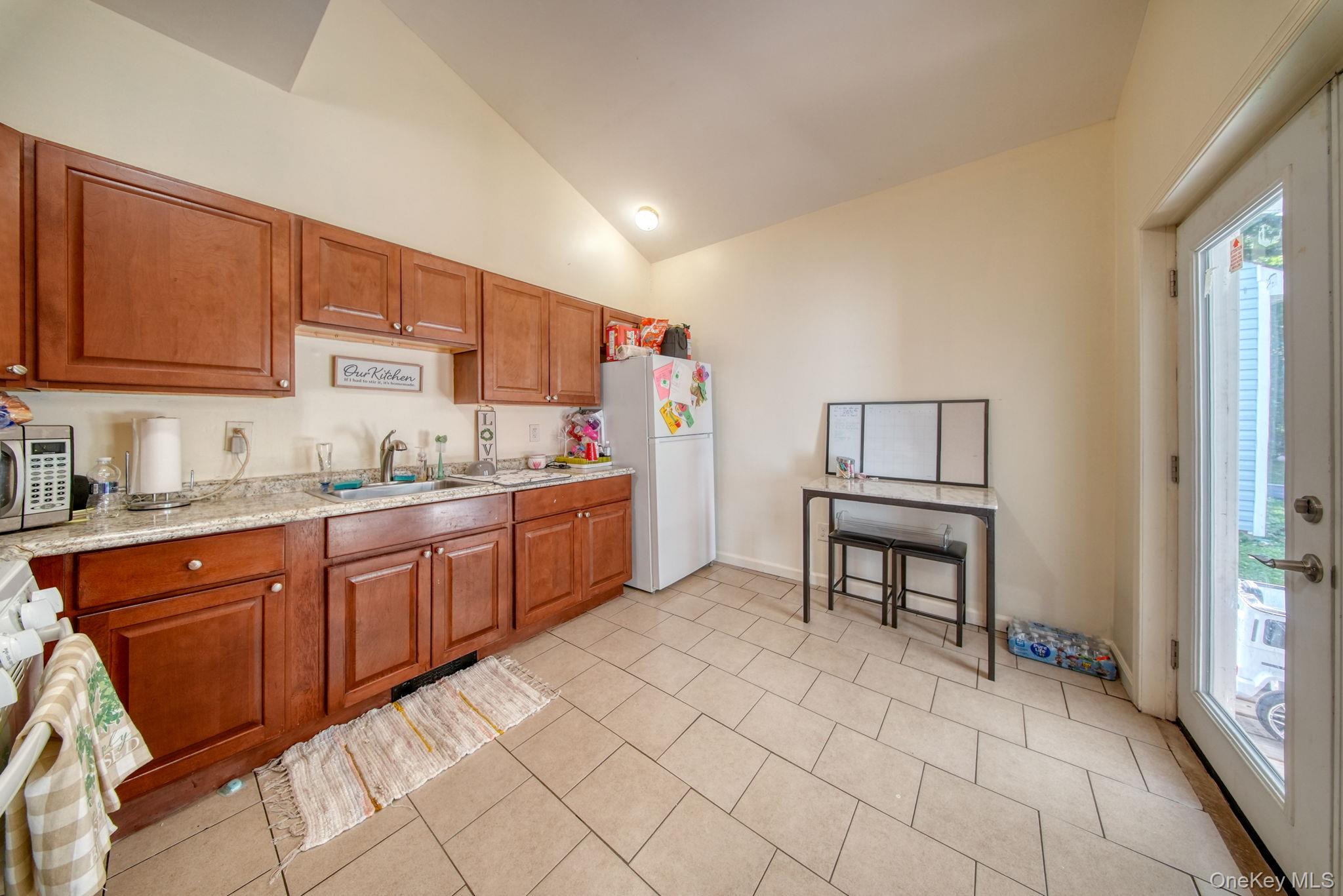 100 1/2 Kingston Avenue Property Photo 35
