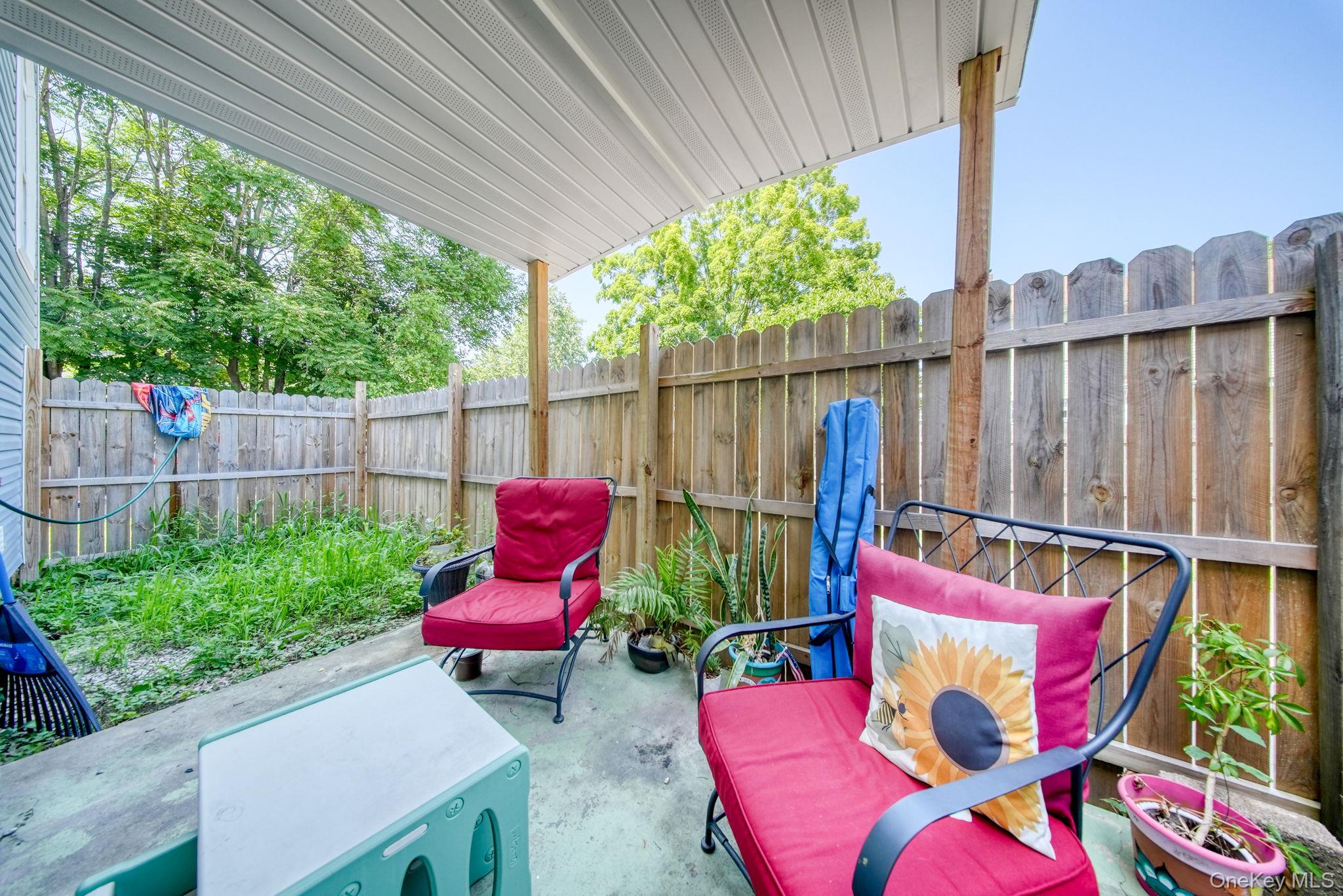 100 1/2 Kingston Avenue Property Photo 44
