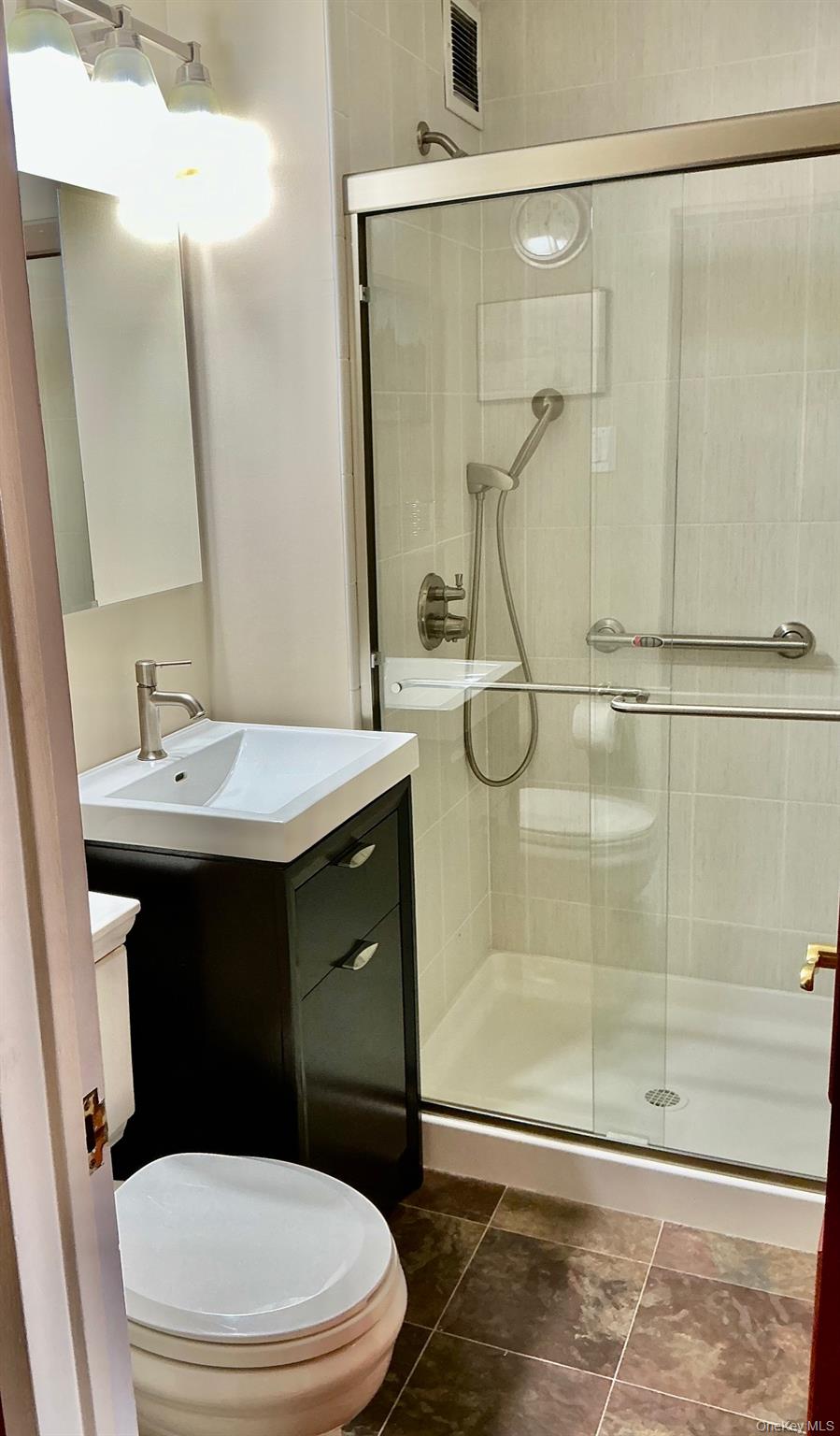 26910 Grand Central Parkway 28g Property Photo 11
