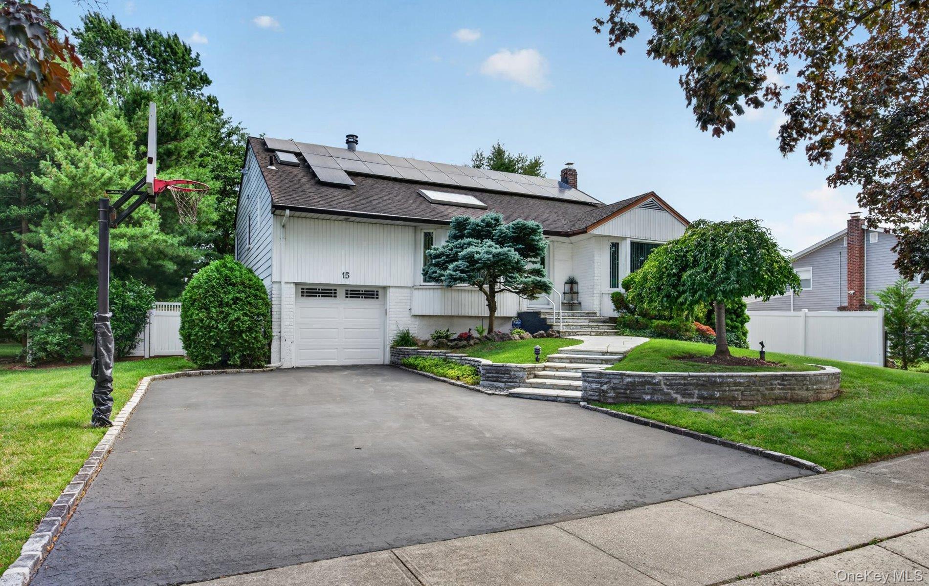 15 Ulster Drive Property Photo 1