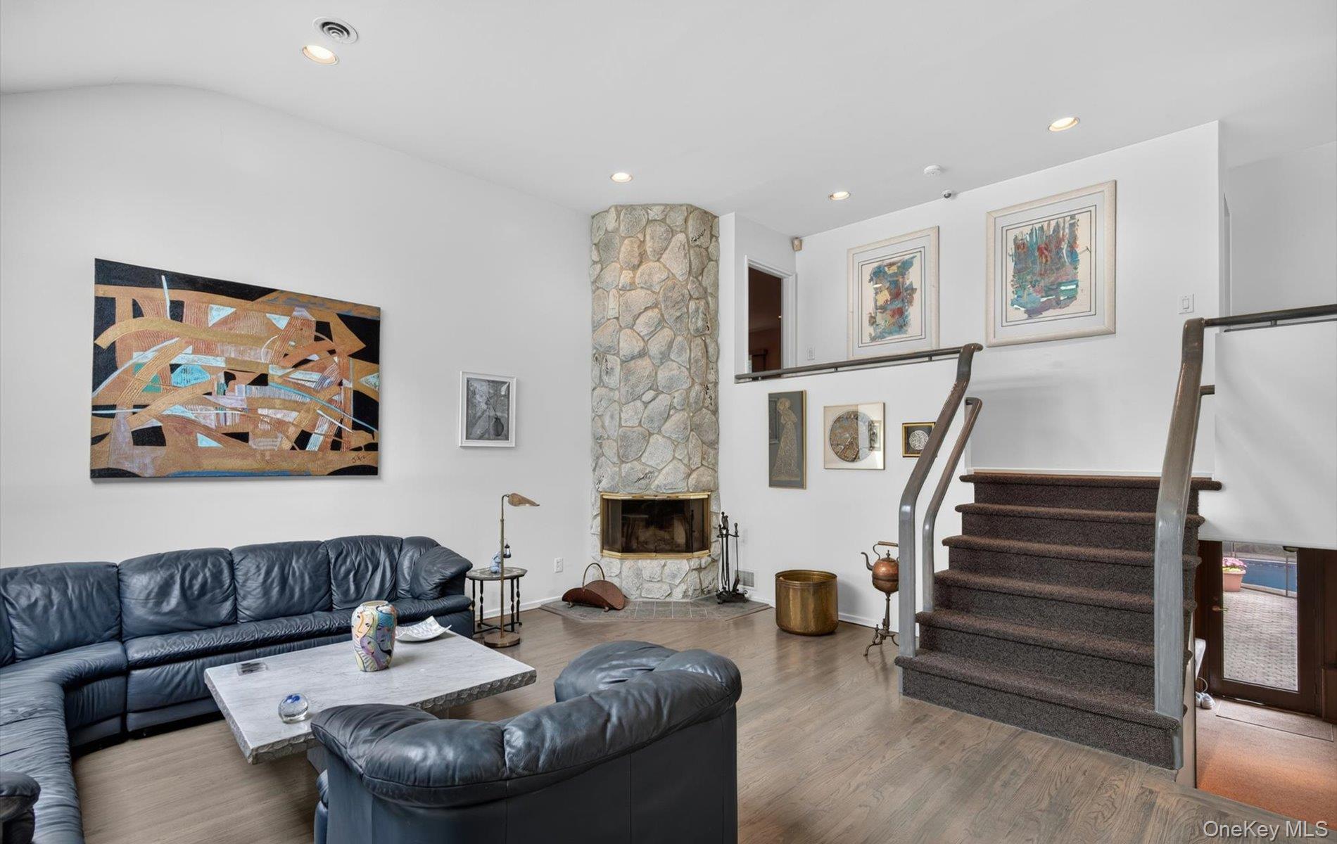 15 Ulster Drive Property Photo 3