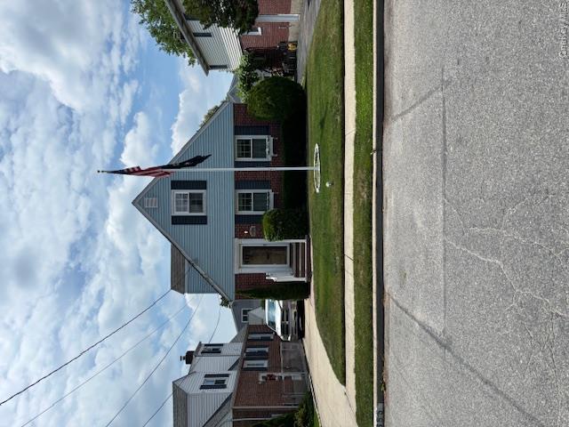655 2nd Place Property Photo 1