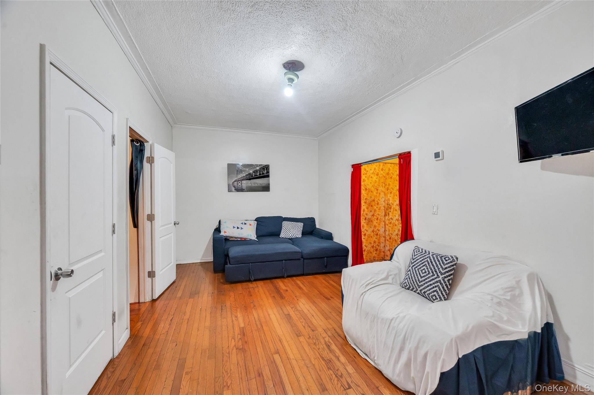 558 Midwood St Property Photo 15