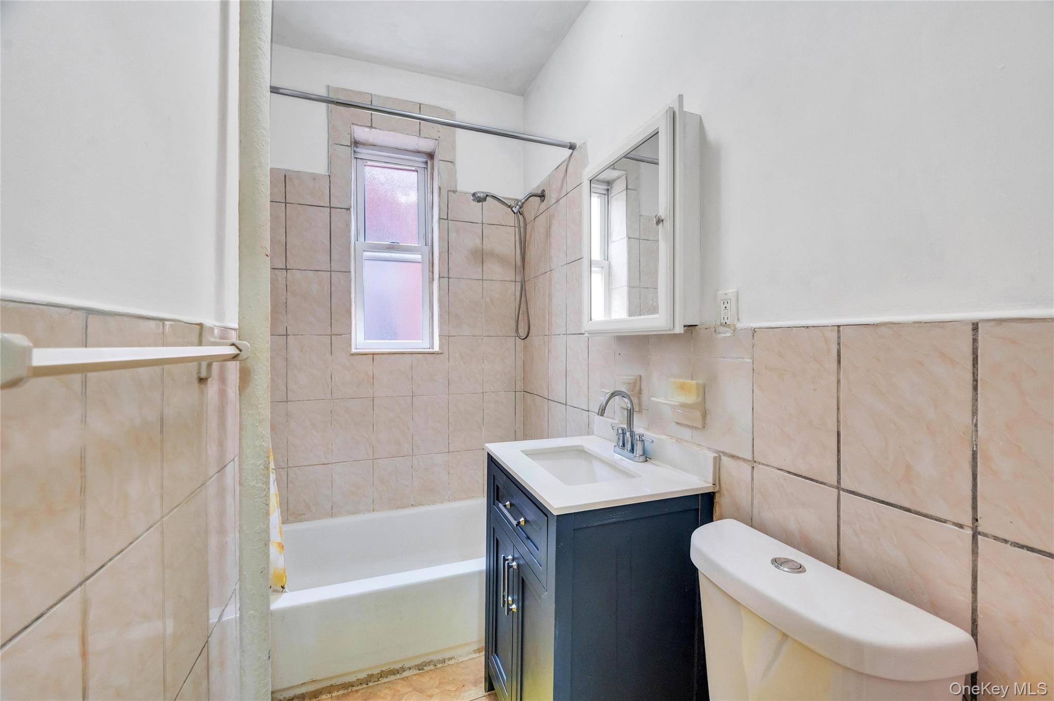 558 Midwood St Property Photo 18