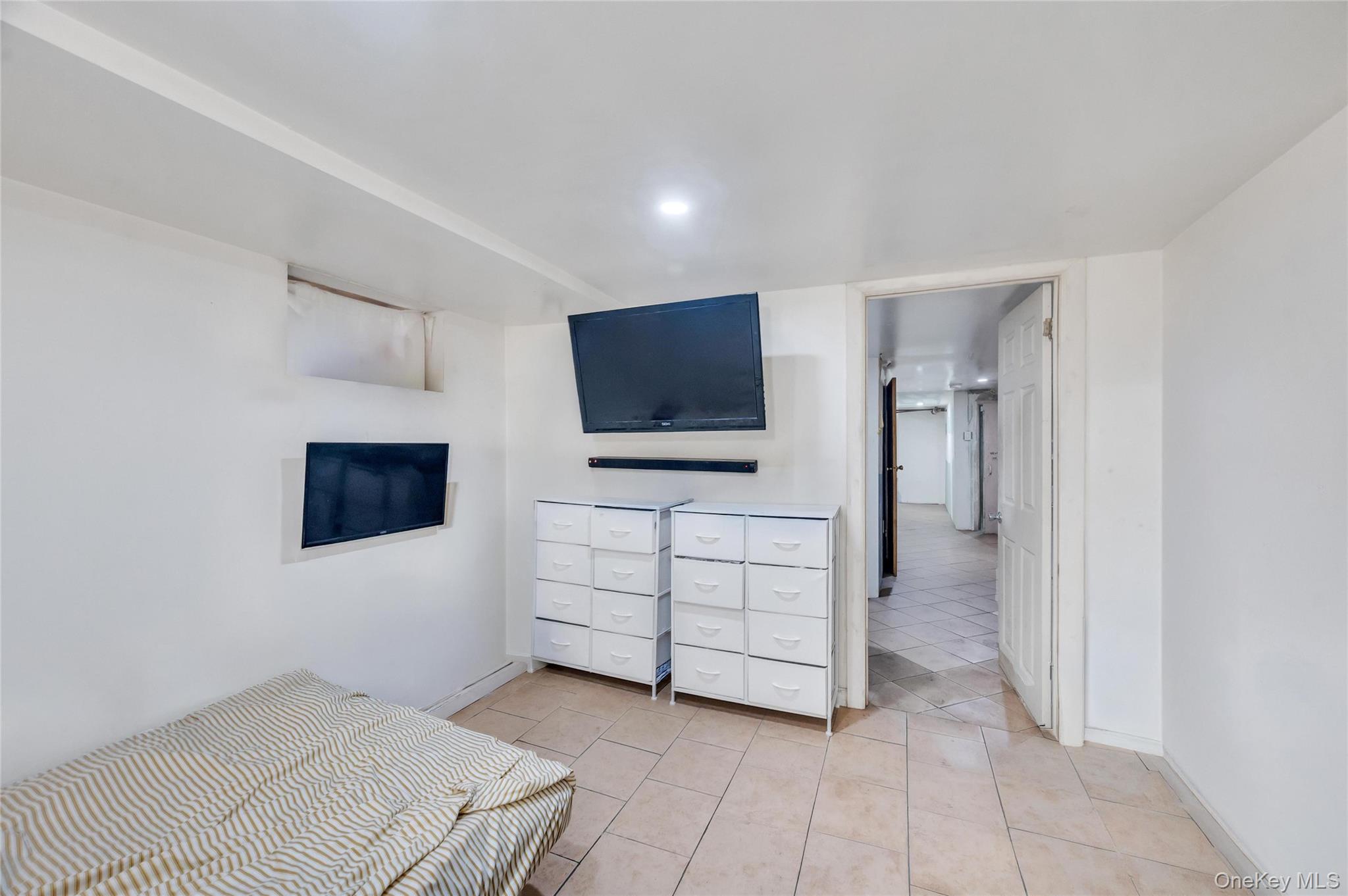 558 Midwood St Property Photo 21