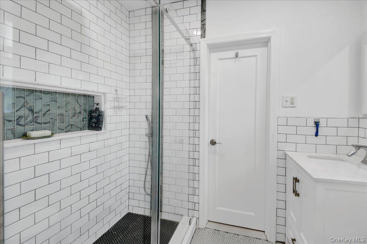 4784 Boston Post Road B43 Property Photo 12