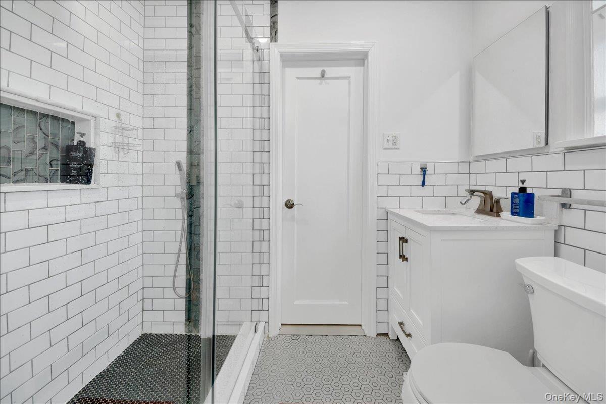 4784 Boston Post Road B43 Property Photo 13