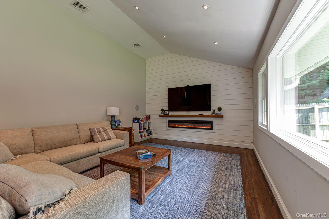 30 Harriet Lane Property Photo 4