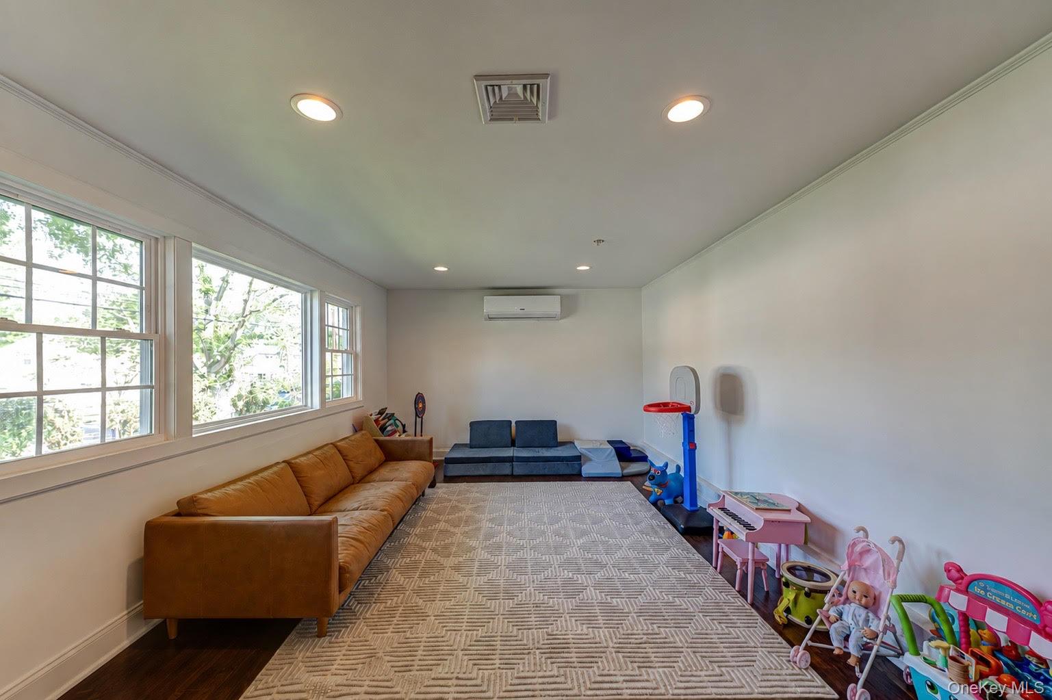 30 Harriet Lane Property Photo 11