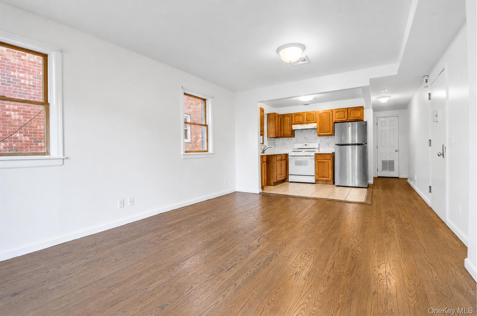 6107 Bleecker Street Property Photo 9