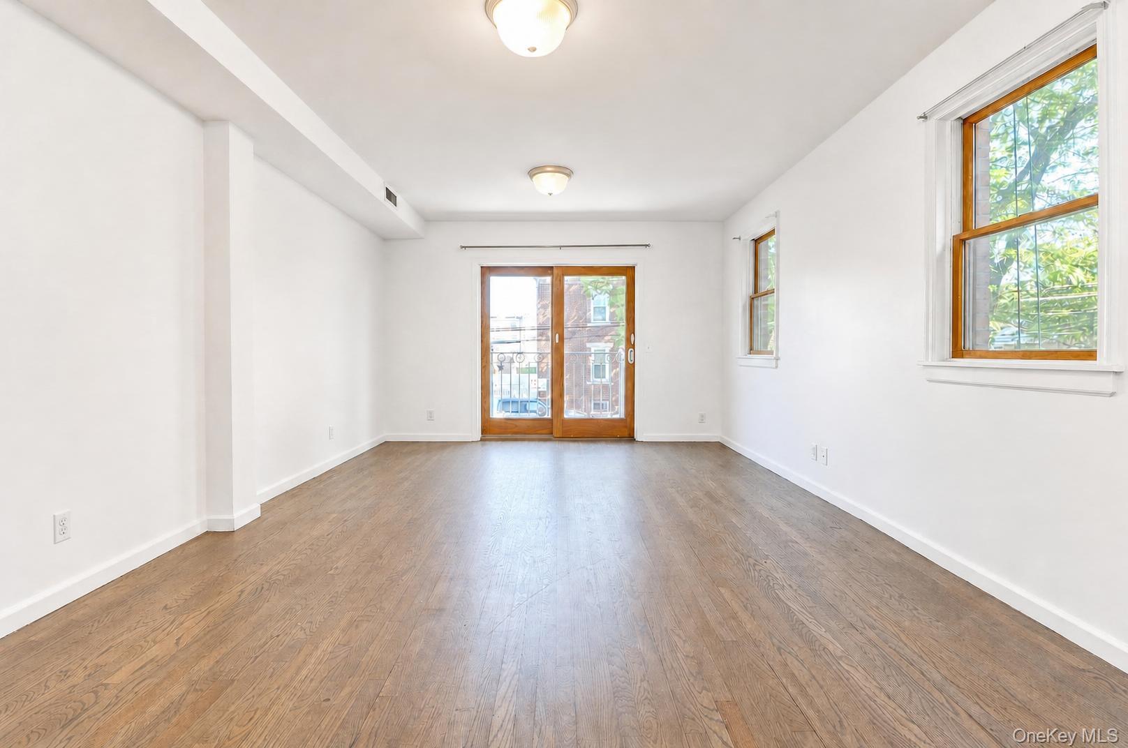 6107 Bleecker Street Property Photo 10